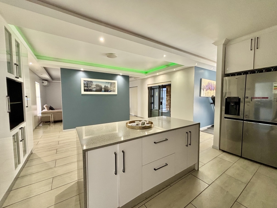 To Let 3 Bedroom Property for Rent in Parklands Western Cape